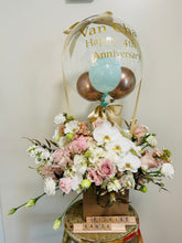 Load image into Gallery viewer, 16” Balloon with Premium Assorted Floral arrangement
