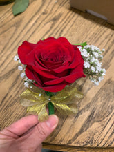 Load image into Gallery viewer, Boutonnières 001
